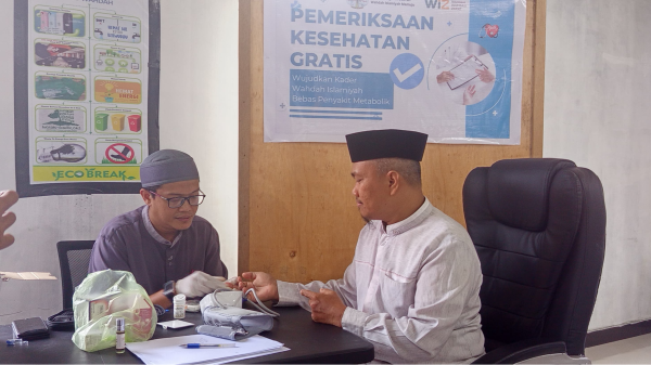 Pemeriksaan Kesehatan Warnai Nobar Silatnas dan Pembukaan Mukernas XVIII Wahdah Islamiyah di Mamuju